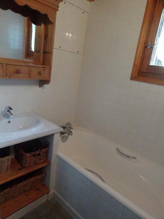 Les Néreïdes Studios et Appartements Brides Les Bains Esterno foto