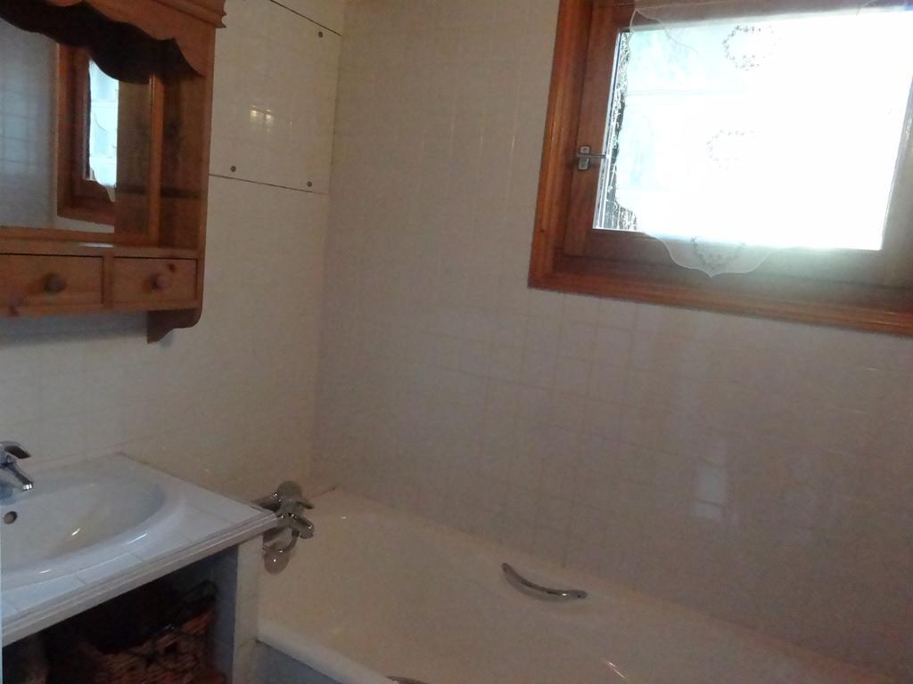 Les Néreïdes Studios et Appartements Brides Les Bains Esterno foto